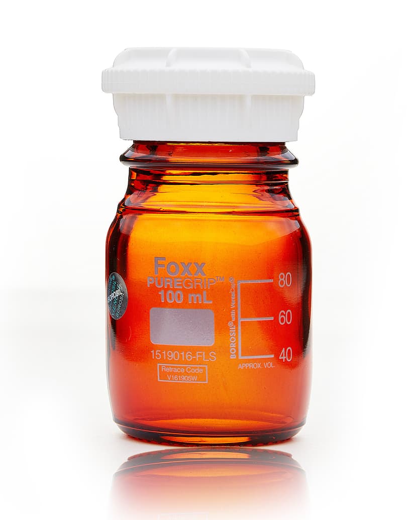 PUREGRIP® Reusable Amber Light-Blocking Round Glass Media Storage Bottles with GL45 VersaCap, Pouring Ring, and Extra Large Marking Spot, 100 mL, 10/CS